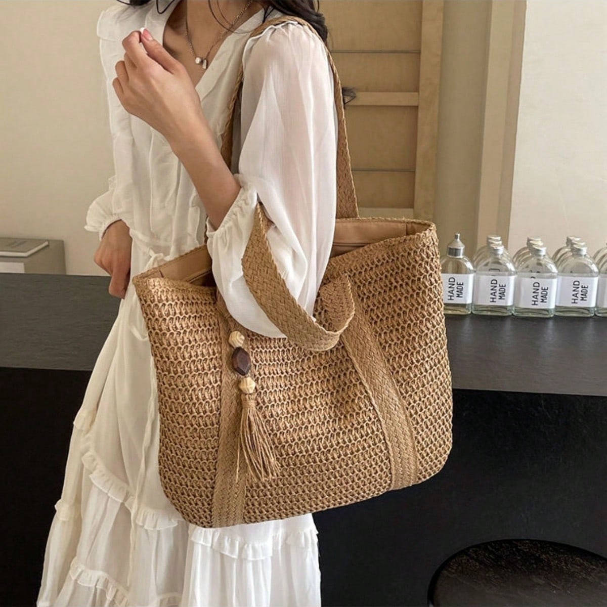 Vendedor Indicado
Bolsa Feminina De Palha De Veräo Versátil Nova DeOmbro Único Tecida à M¤o De Grande Capacidade