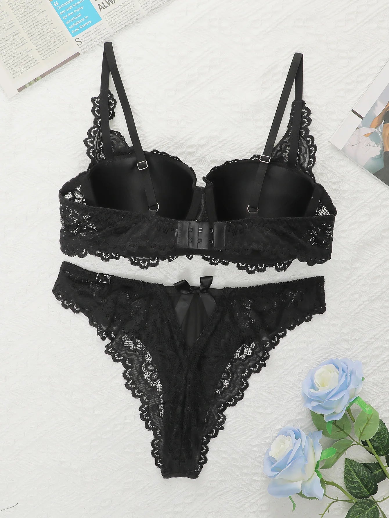 Moda feminina;
Lingerie;
Sutiã;
Calcinha;
Renda;
Conjunto lingerie;
Sutiã Confortável;
Conjunto lingerie de renda;
Sutiã com Bojo